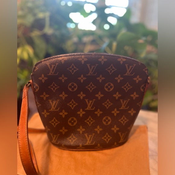 Vintage Louis Vuitton Monogram Canvas Cross Body Bag - Picture 4 of 15